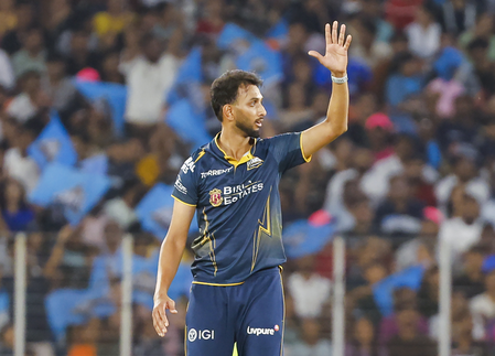 आईपीएल 2026: प्रसिद्ध कृष्णा का 'चौका', जीटी ने एलएसजी को 164 रनों पर रोका