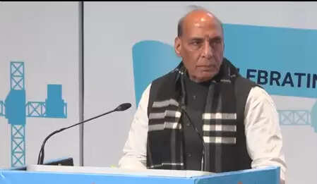 नौसेना के सभी जहाज भारतीय शिपयार्ड्स में ही तैयार हो रहे हैं : रक्षा मंत्री राजनाथ सिंह