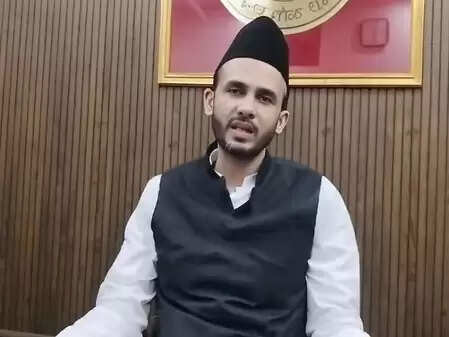 संभल में सपा सांसद जियाउर रहमान का सरकार पर तंज, कहा-'सरकार जानबूझकर मुस्लिमों पर करा रही कार्रवाई'