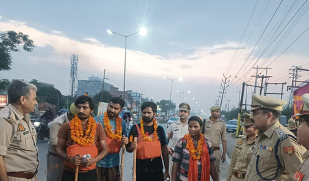कांवड़ यात्रा को लेकर पुलिस ने बढ़ाई सतर्कता, सेंट्रल नोएडा में मार्गों और शिविरों का किया निरीक्षण