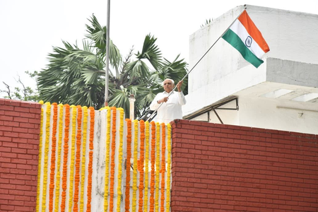 'हर घर तिरंगा' अभियान में सीएम भूपेंद्र पटेल ने लिया हिस्सा, लिखा-'राष्ट्रीय यज्ञ में शामिल होने का संकल्प लें'