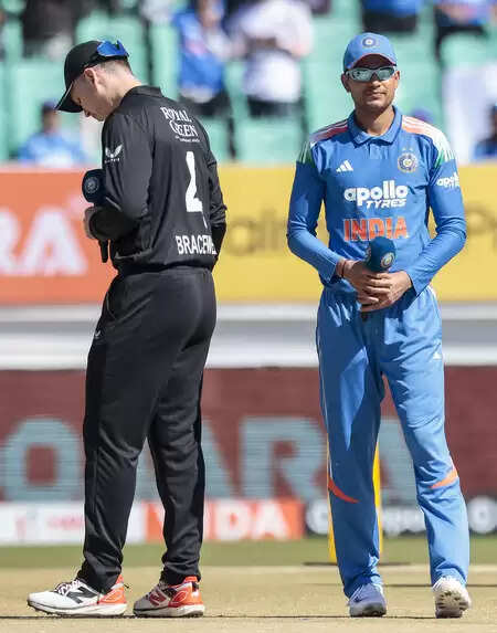 भारत बनाम न्यूजीलैंड दूसरा वनडे : दोनों टीमों में एक-एक बदलाव, कीवी खिलाड़ी का डेब्यू