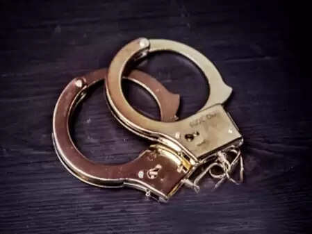 कानपुर में शेयर मार्केट और आईपीओ के नाम पर साइबर फ्रॉड, 8 शातिर ठग गिरफ्तार