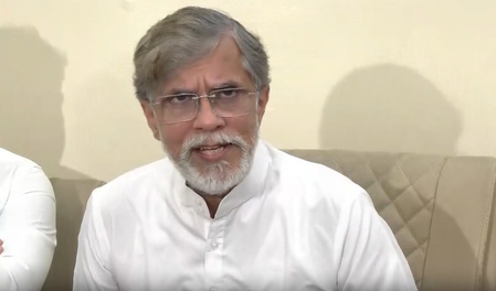 महिला सशक्तीकरण पर पवन खेड़ा ने उठाए सवाल, कहा- आधी आबादी को रोकोगे तो विकसित भारत कैसे बनेगा