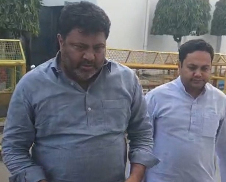 सपा: मुख्य सचेतक पद से कमाल अख्तर का इस्तीफा, बोले- अखिलेश यादव के आदेश पर लिया फैसला