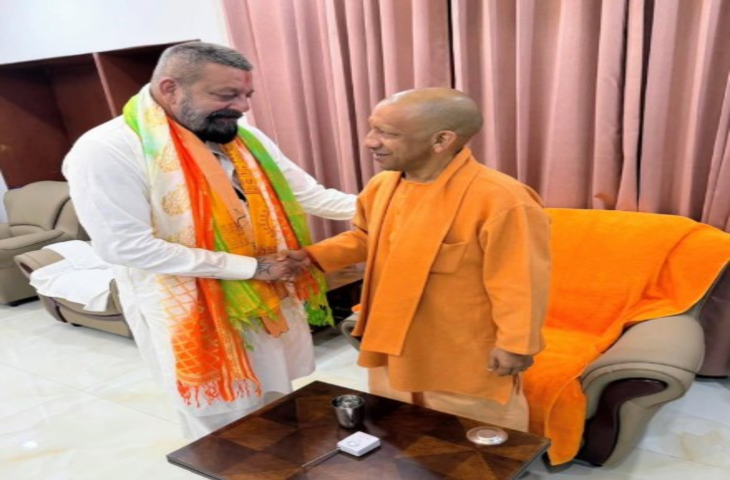 एक्टर संजय दत्त ने सीएम योगी से की मुलाकात, बोले- आपकी दुआओं के लिए मैं आभारी हूं