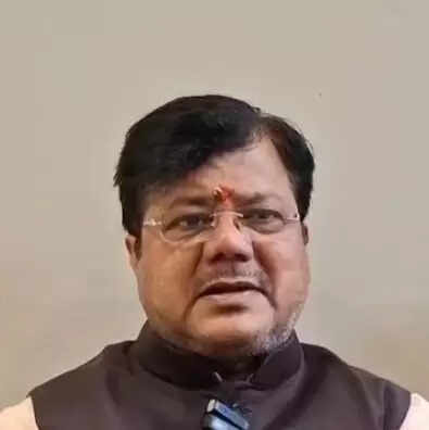 પીએમ મોદીની વફાદારી, એમવીએના હતાશાનો વિરોધ: પ્રવીણ ડારેકર પર કોઈ પ્રશ્ન નથી