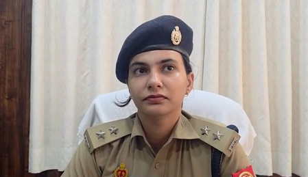मथुरा में सपा नेता राजन रिजवी पर महिला बैंककर्मी से अभद्रता और पीछा करने के आरोप में एफआईआर दर्ज