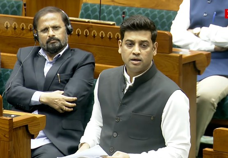 श्रीकांत शिंदे ने लोकसभा में राहुल गांधी के भाषण पर कसा तंज, काल्पनिक बताते हुए डिस्क्लेमर लगाने की सलाह दी