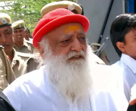 आसाराम की अंतरिम जमानत पर सुप्रीम कोर्ट सख्त, राजस्थान सरकार से मांगी मेडिकल रिपोर्ट