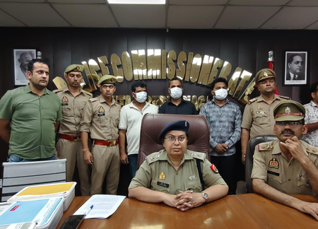 नोएडा: टूर पैकेज के नाम पर करोड़ों की ठगी, रेंजर्स क्लब कंपनी के 3 डायरेक्टर गिरफ्तार