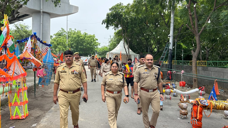 नोएडा में सावन को लेकर सुरक्षा व्यवस्था सख्त, मंदिरों और संवेदनशील क्षेत्रों में पुलिस की विशेष निगरानी