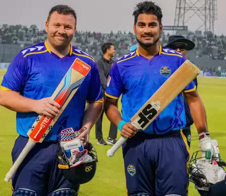 बीपीएल: नईम-रॉसिंगटन की अटूट साझेदारी, रॉयल्स ने कैपिटल्स को 10 विकेट से रौंदा