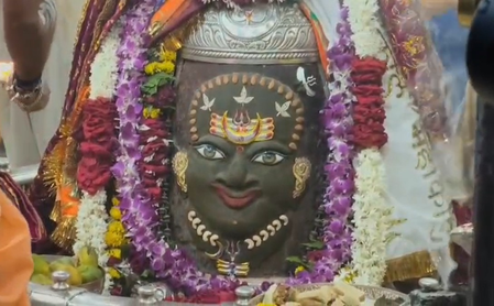 भौमवती अमावस्या पर भांग से सजे बाबा महाकाल, दिव्य स्वरूप में दिए भक्तों को दर्शन