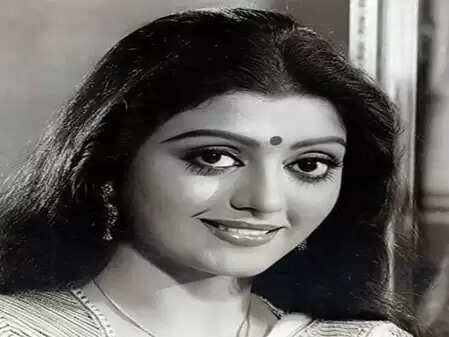 शर्म की वजह से अभिनेत्री भानुप्रिया ने छोड़ दिया था स्कूल, क्लासिकल डांस ने दिलाई फिल्मों में एंट्री