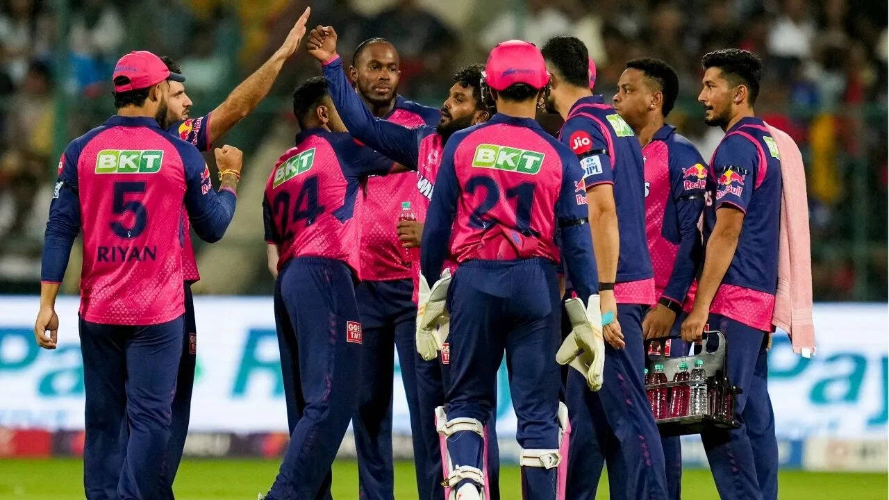 IPL 2025: ‘हम सुपरस्टार बनाते हैं’, मेगा ऑक्शन के ‘ब्लंडर’ को नजरअंदाज कर राजस्थान के कोच ने दिया ऐसा उटपटांग बयान