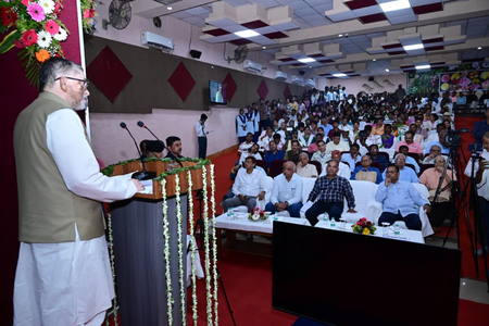 शोधपत्र नहीं, किसानों की आय बढ़ना ही कृषि अनुसंधान की असली सफलता : संतोष गंगवार