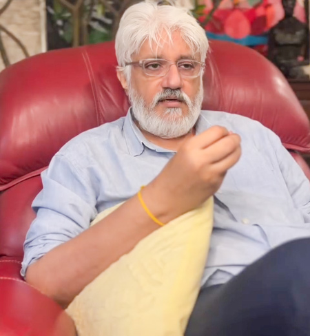 हर फिल्म मेकर को बदले की कहानी पसंद होती है, इस नजरिए से पीएम मोदी हमारे हीरो हैं: विक्रम भट्ट