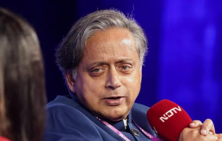भाजपा के 'सत्ता परिवर्तन' आरोपों पर थरूर का पलटवार, 'आपातकाल के अंत' का दिया उदाहरण