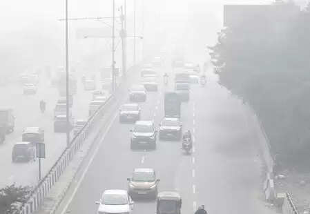 एनसीआर में वायु प्रदूषण चरम पर; सांस लेना हुआ मुश्किल, घने कोहरे से विजिबिलिटी शून्य के करीब