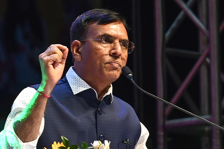 युवा देश की सबसे बड़ी ताकत, विकसित भारत के निर्माण में निभाएंगे अहम भूमिका: मंडाविया