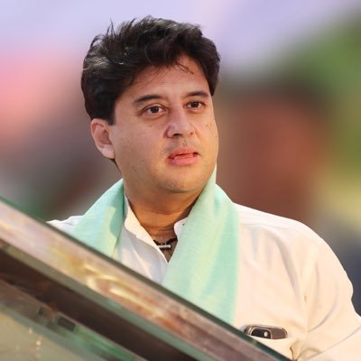 मध्य प्रदेश : सिंधिया ने शिवपुरी रेलवे स्टेशन का किया निरीक्षण, 17.5 करोड़ रुपये की परियोजनाओं का उद्घाटन