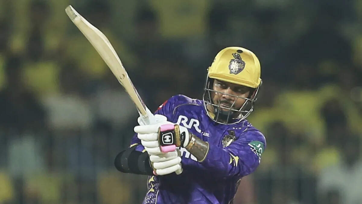 क्या KKR के बल्लेबाज कर रहे थे चीटिंग, लाइव मैच के दौरान तीन प्लेयर्स को करना पड़ा ये बदलाव