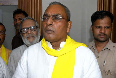 राम मंदिर चंदा विवाद: ओपी राजभर ने अखिलेश पर साधा निशाना तो संजय सिंह ने निष्पक्ष जांच की मांग की