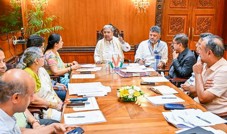 उपचुनाव विवाद के बीच कर्नाटक सरकार ने 600 करोड़ रुपए की अल्पसंख्यक विकास योजना को मंजूरी दी