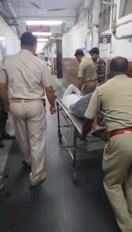 ओडिशा: संबलपुर में पुलिस और तस्करों के बीच मुठभेड़, एक आरोपी के पैर में लगी गोली, एक अन्य को मौके से दबोचा
