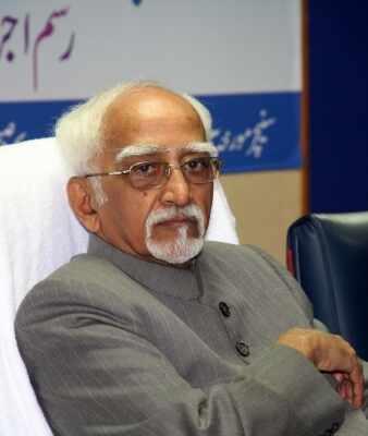 पूर्व उपराष्ट्रपति हामिद अंसारी से 'पद्म श्री' पुरस्कार वापस लेने की मांग, हिंदू सेना ने लिखा अमित शाह को पत्र