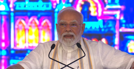 पीएम मोदी ने वडोदरा में 35 हजार करोड़ की परियोजनाओं का किया शिलान्यास और लोकार्पण
