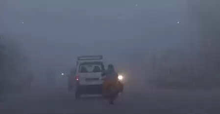 झारखंड में ठंड और शीतलहर के मद्देनजर सभी स्कूलों को 8 जनवरी तक बंद रखने का आदेश