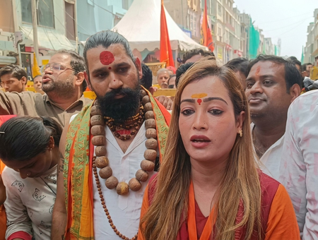 उज्जैन के 170 साल पुराने हनुमान मंदिर को बचाने आगे आईं साध्वी हर्षानंद गिरी, प्रशासन से की अपील