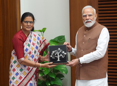 सुभद्रा योजना की पांचवीं किस्त से पहले ओडिशा की उपमुख्यमंत्री प्रवती परिदा ने पीएम मोदी से की मुलाकात