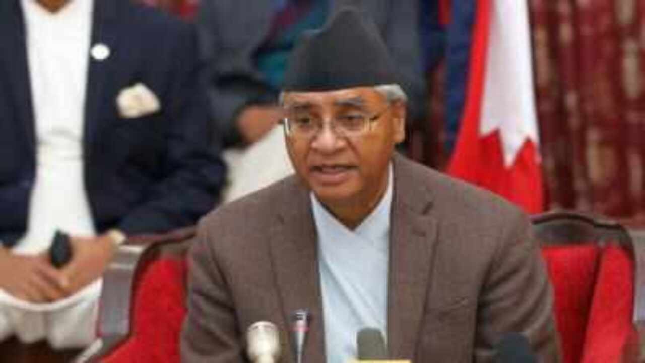 नेपाल: पांच महीने बाद स्वदेश लौटे पूर्व पीएम देउबा