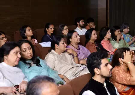 દિલ્હીમાં 'ધ બંગાળ ફાઇલો' ની વિશેષ સ્ક્રિનિંગ, રેખા ગુપ્તા સહિતના ઘણા નેતાઓએ ફિલ્મ જોયો