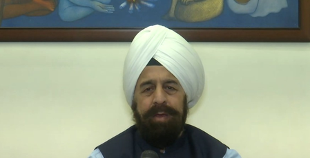 भाजपा नेता आरपी सिंह ने ममता से पूछा सवाल, अधिकारियों के तबादले से चुनाव कैसे प्रभावित हो सकता