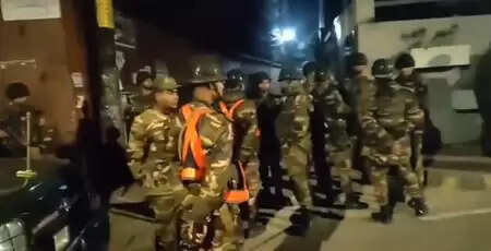 बांग्लादेश में जारी हिंसा के बीच अगले आदेश तक चटगांव में भारतीय वीजा सेंटर बंद