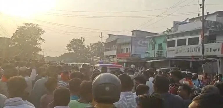 झारखंडः ज्वेलरी शॉप में एक करोड़ की डकैती, ग्रामीणों ने दो अपराधियों को दबोचा