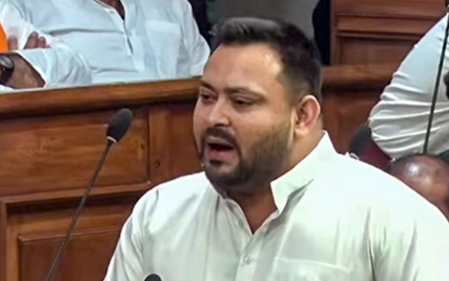 दिल्ली में युवक की हत्या पर भड़के तेजस्वी , कहा- भाजपा सरकार में 'बिहारी' होना सबसे बड़ा अपराध