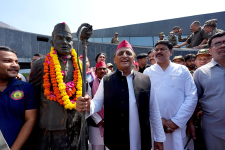 सीएम योगी के अयोध्या से चुनाव लड़ने पर अखिलेश बोले-'पवन की हवा में अहंकारी लोग टिक नहीं पाएंगे'