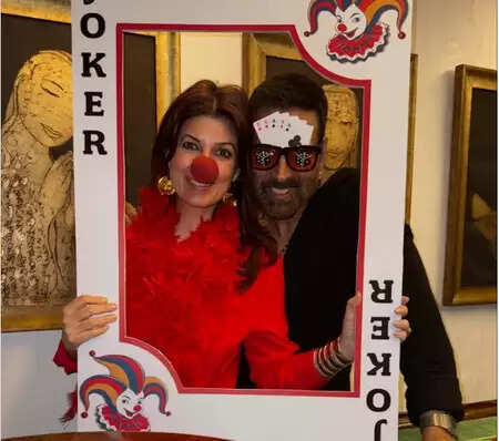 ट्विंकल खन्ना ने अक्षय कुमार की खास तस्वीर पोस्ट कर दिखाया अनोखा अंदाज