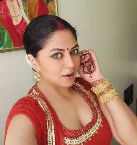 'उनकी यादें आज भी मेरे दिल में जिंदा हैं', जिंदगी के कुछ पुराने लम्हों में खोईं कविता कौशिक