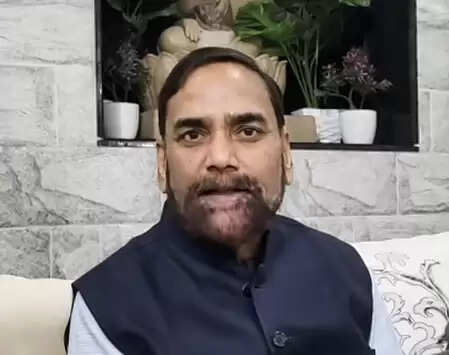 जावेद अख्तर प्रतिष्ठित गीतकार पर सियासत में हस्तक्षेप करने की जरूरत नहीं: राजीव रंजन