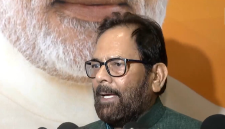 हिजाब पर हाई कोर्ट के फैसले को लेकर नेताओं ने कहा- किसी की आस्था और सम्मान को कोई खतरा नहीं