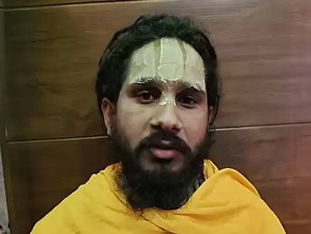 पीएम मोदी के सत्ता संभालते ही बदली मंदिरों की दशा : संत समाज