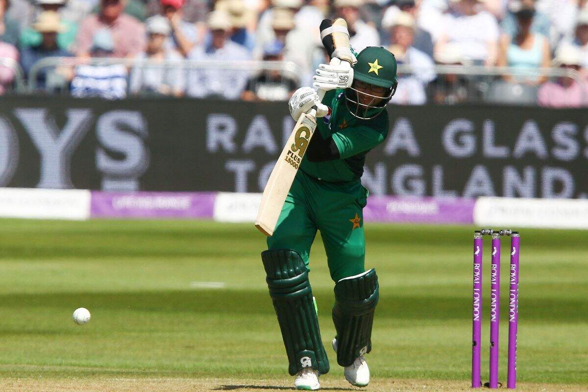 बाबर-रिजवान हुए फैल, वहीं इंडियन की छोड़ी जगह पर पाकिस्तानी बल्लेबाज जमा रहे शतक पर शतक