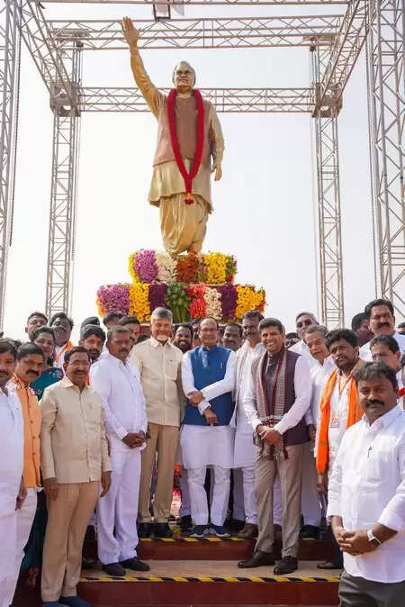 वाजपेयी दूरदर्शी नेता थे, जिन्होंने भारत को परमाणु शक्ति बनाया: चंद्रबाबू नायडू