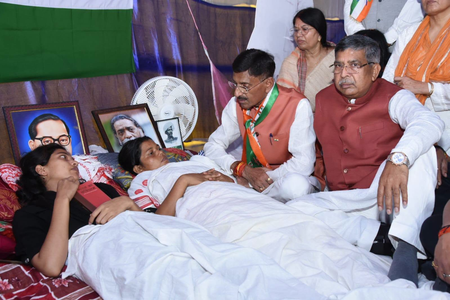 छात्र आंदोलन पर संजय सेठ ने सरकार को घेरा, खियांग्ते की गिरफ्तारी को बताया ‘आईवॉश’, सीबीआई जांच की मांग